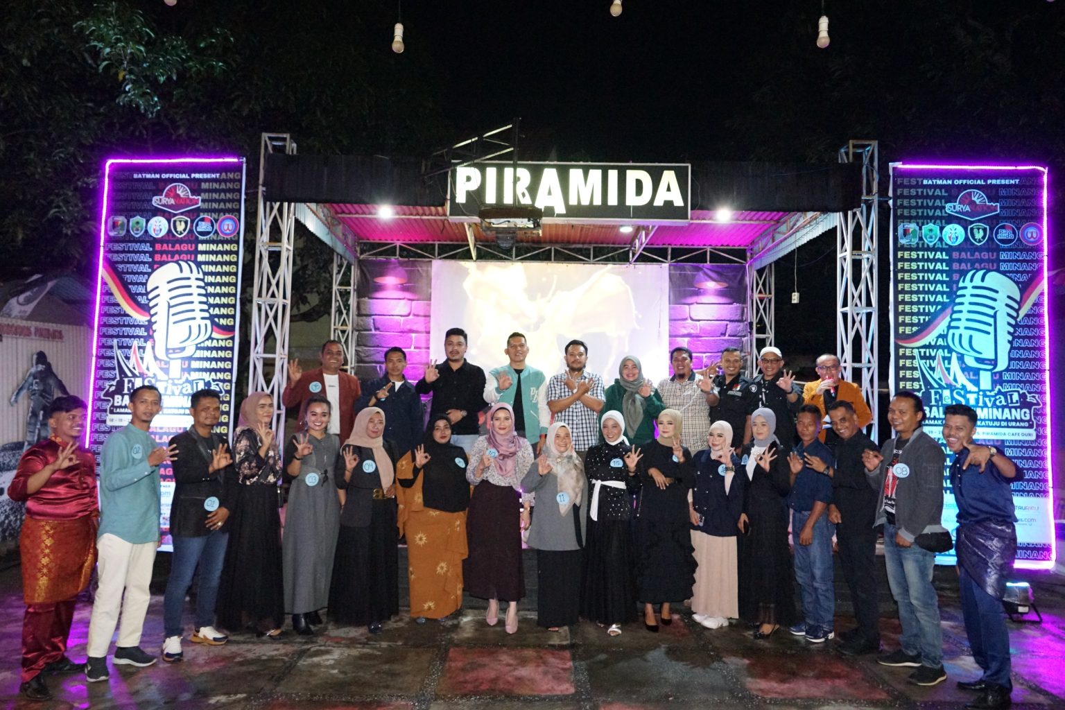 Camat Mandau Resmi Membuka Festival Balagu Minang Ditaja Batman ...